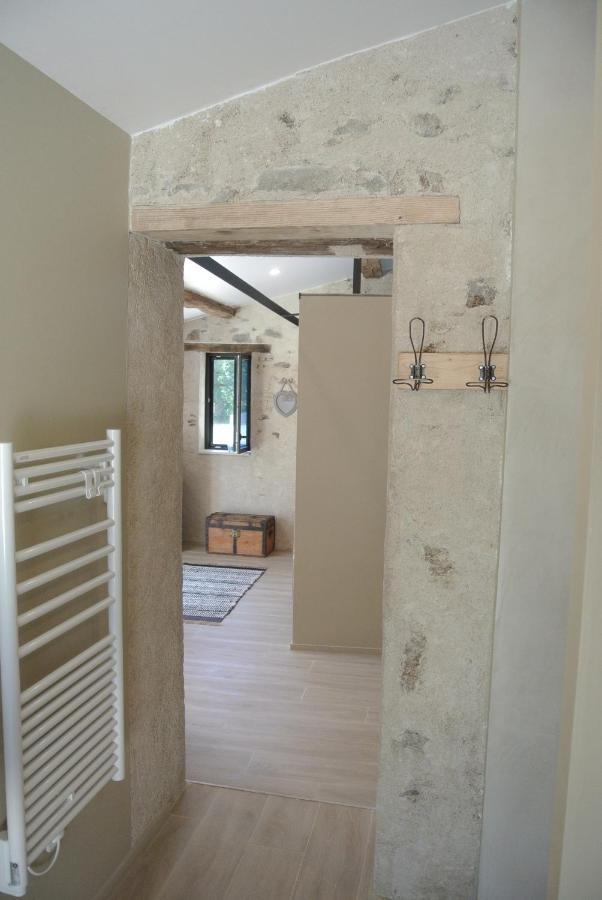 Les Epis Du Vent Bed & Breakfast Adilly Екстериор снимка