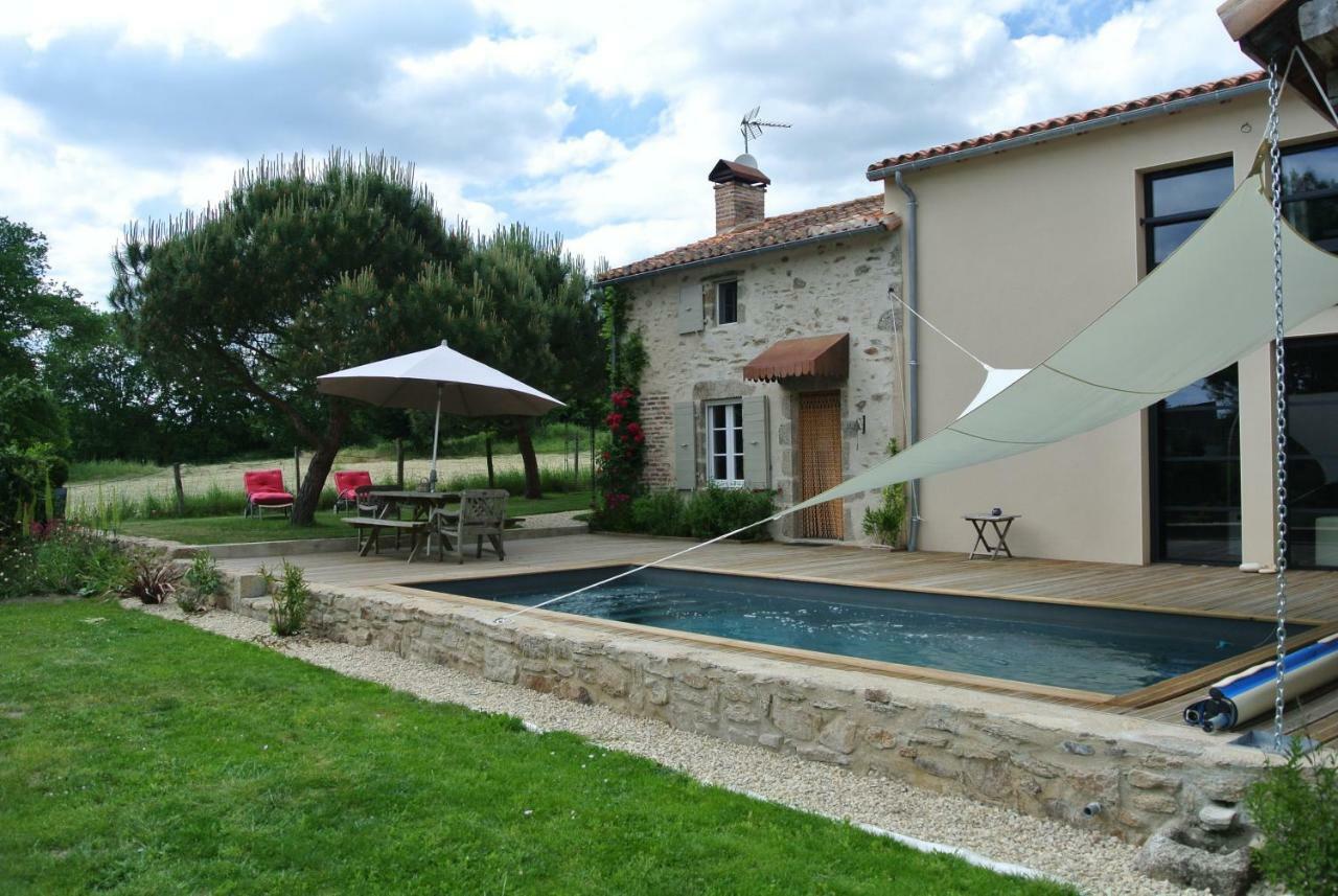 Les Epis Du Vent Bed & Breakfast Adilly Екстериор снимка