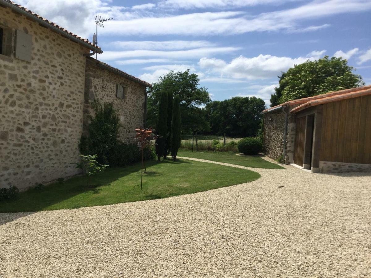 Les Epis Du Vent Bed & Breakfast Adilly Екстериор снимка