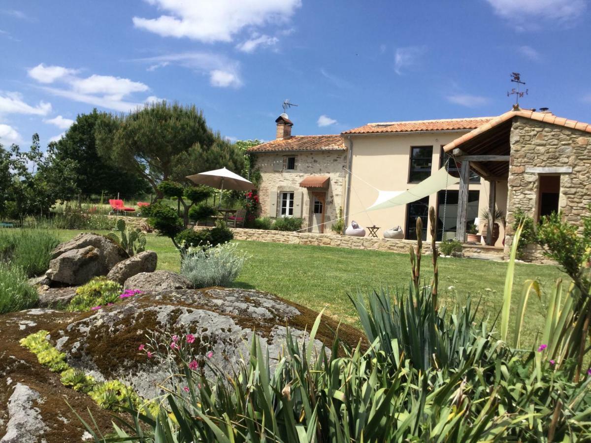 Les Epis Du Vent Bed & Breakfast Adilly Екстериор снимка
