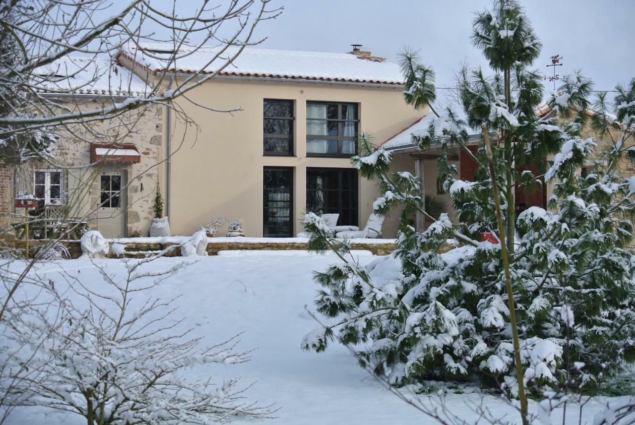 Les Epis Du Vent Bed & Breakfast Adilly Екстериор снимка